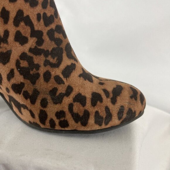 Steve Madden Confident Fabric Leopard Print Block Heel Bootie Women’s Size 8.5 - Picture 4 of 16